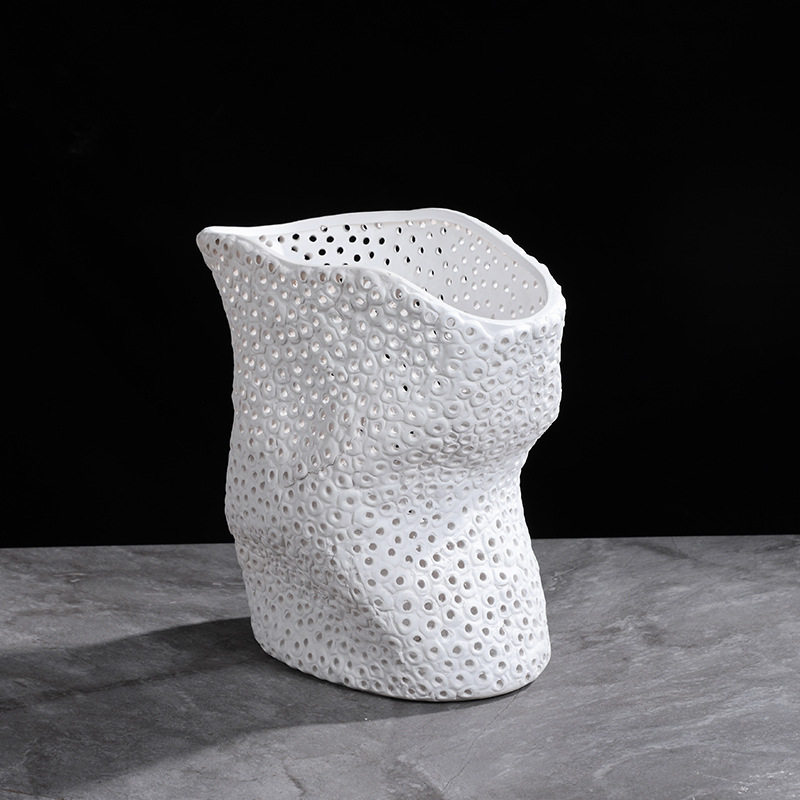 现代北欧白色手工千孔陶瓷扭扭花器花瓶 极简售楼饰品大口摆件,模玩/动漫/周边/娃圈三坑/桌游,文化/体育周边,淘宝优惠券,粉丝福利购,淘宝优惠卷