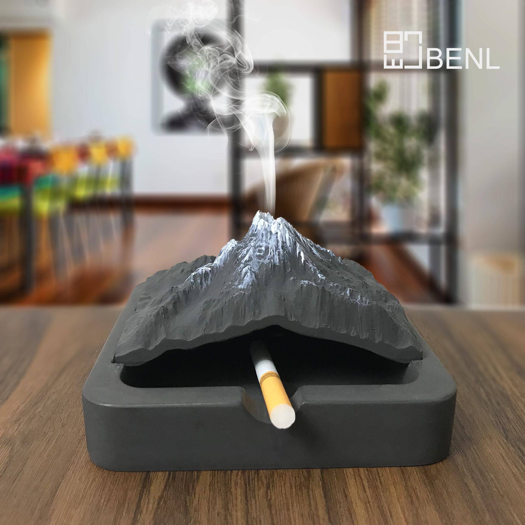 烟灰缸高级感美式轻奢创意家用客厅带盖子防飞灰装饰摆饰节日礼物