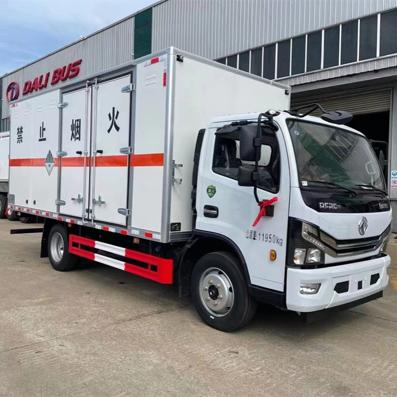 黄牌5.15米九类危险品厢式车废机油运输货车危厢车程力车