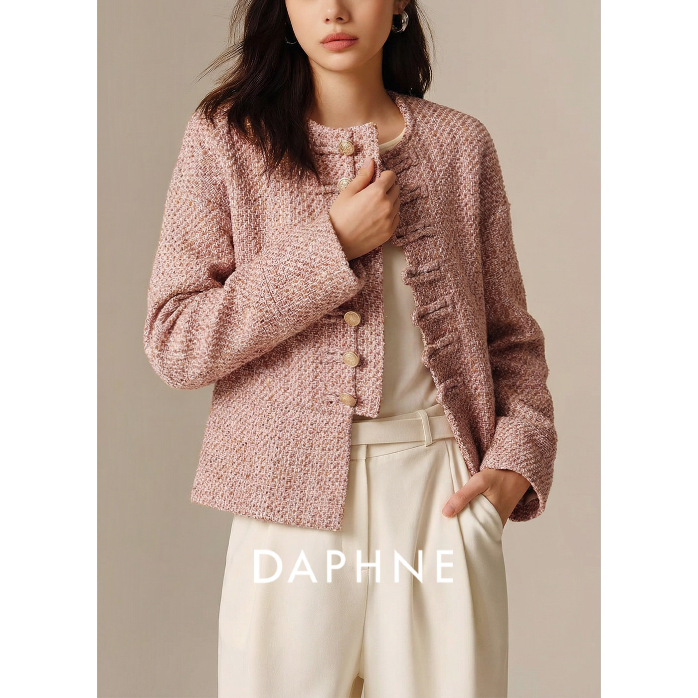 Daphne/达芙妮26春季中式盘扣女士轻奢短外套女低圆领羊毛小西装