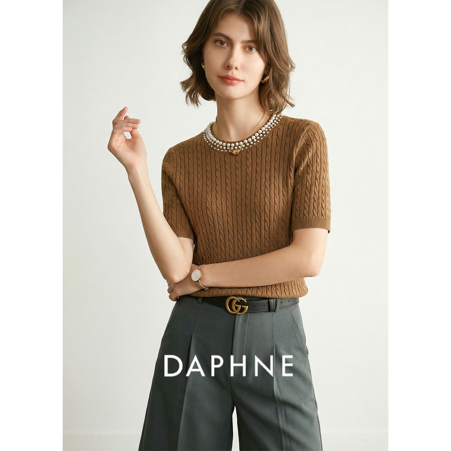 Daphne达芙妮复古风珍珠圆领短袖针织开衫女夏季短款修身显瘦上衣图片