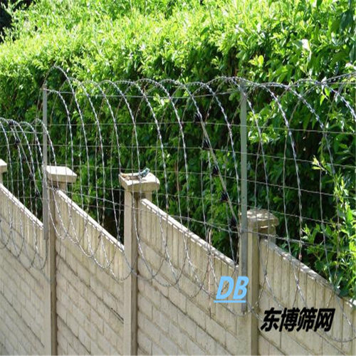 供应刺网刺绳网 带刺铁丝网 双捻镀锌刺绳 监狱刺绳护栏网现货