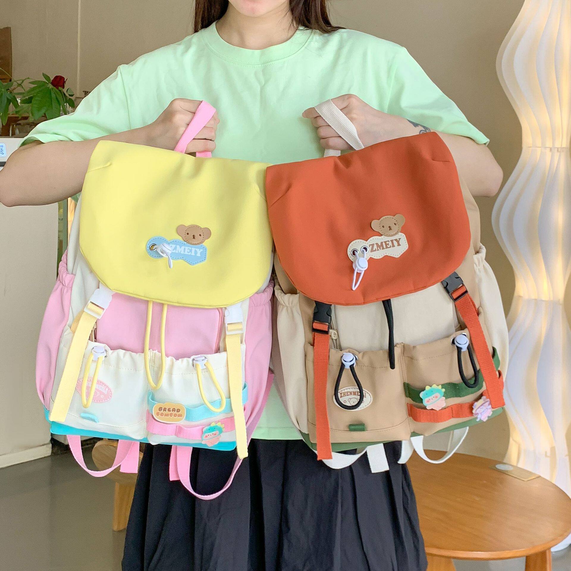 高颜值多巴胺可爱背包女双肩旅游轻便书包女初高中学生撞色大容量