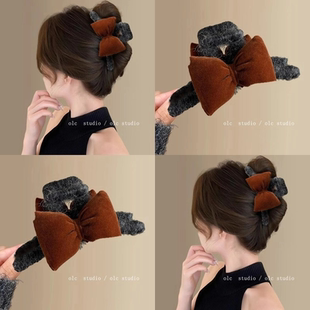法甜展馆~灰咖撞色蝴蝶结抓夹设计感气质秋冬毛线鲨鱼夹盘发器女