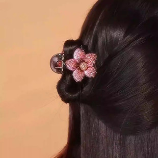 半扎发春季新款桃花发夹子后脑勺盘发花朵鲨鱼夹短发百搭抓夹头饰