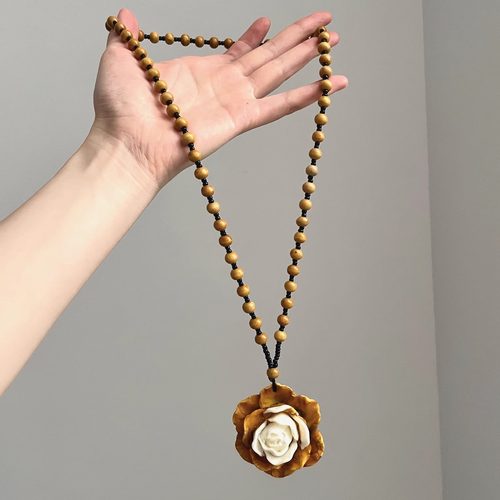 Vintage古着 Longan incense carved flowers项链