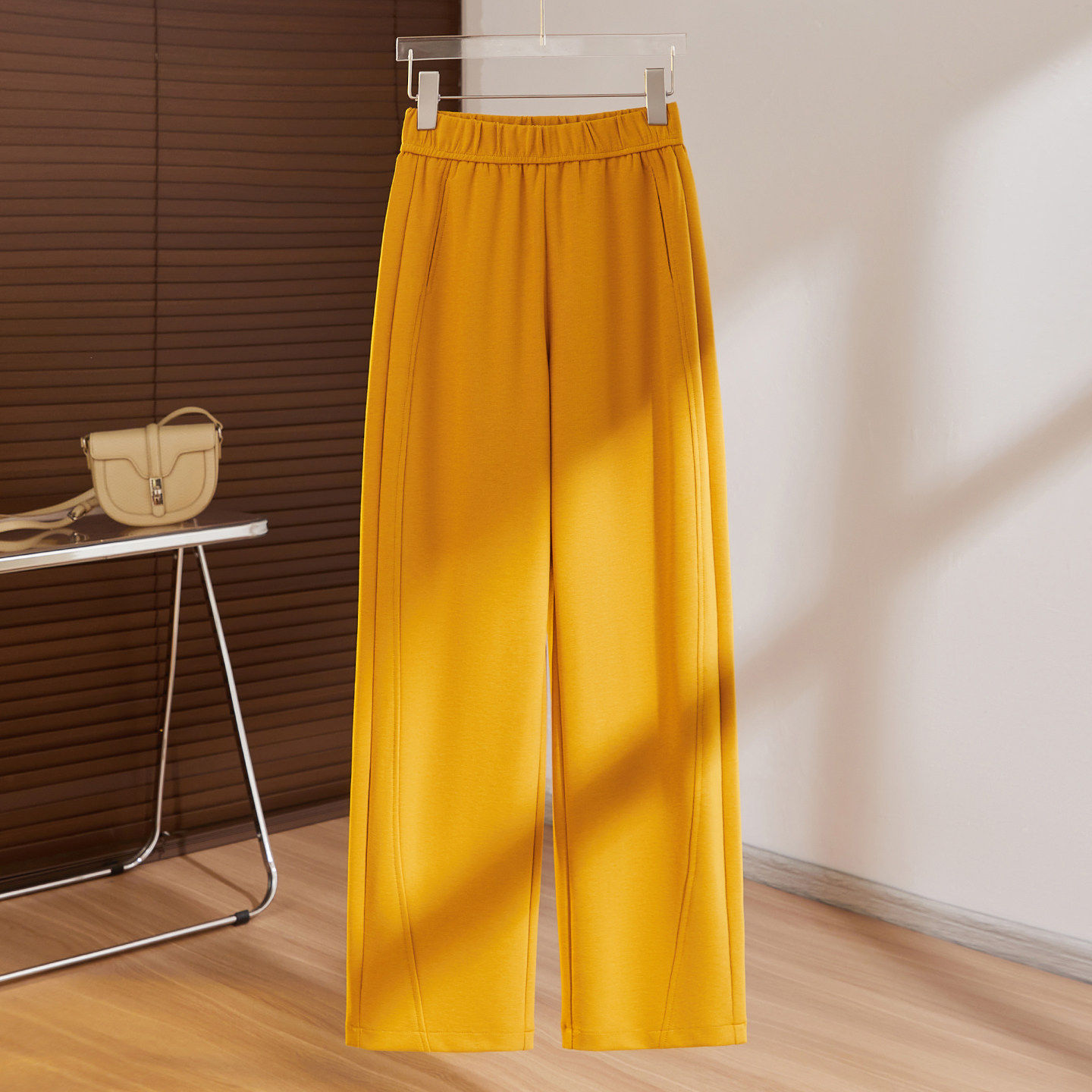 黄色弯刀阔腿裤女春季2026新款高端小个子巨好看的卫裤显瘦直筒裤