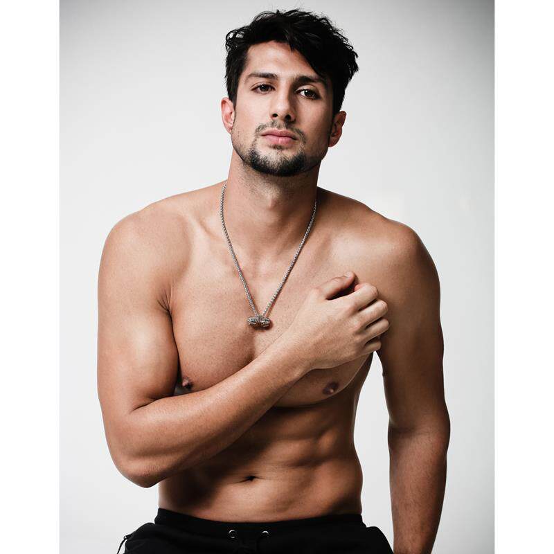 哑铃项链男潮撸铁钛钢健身挂件男士霸气杠铃片哑铃片吊坠个性挂坠