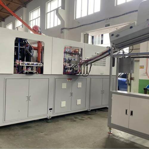 厂家出售全自动一出四矿泉水瓶500ml饮料瓶PET塑料吹瓶机