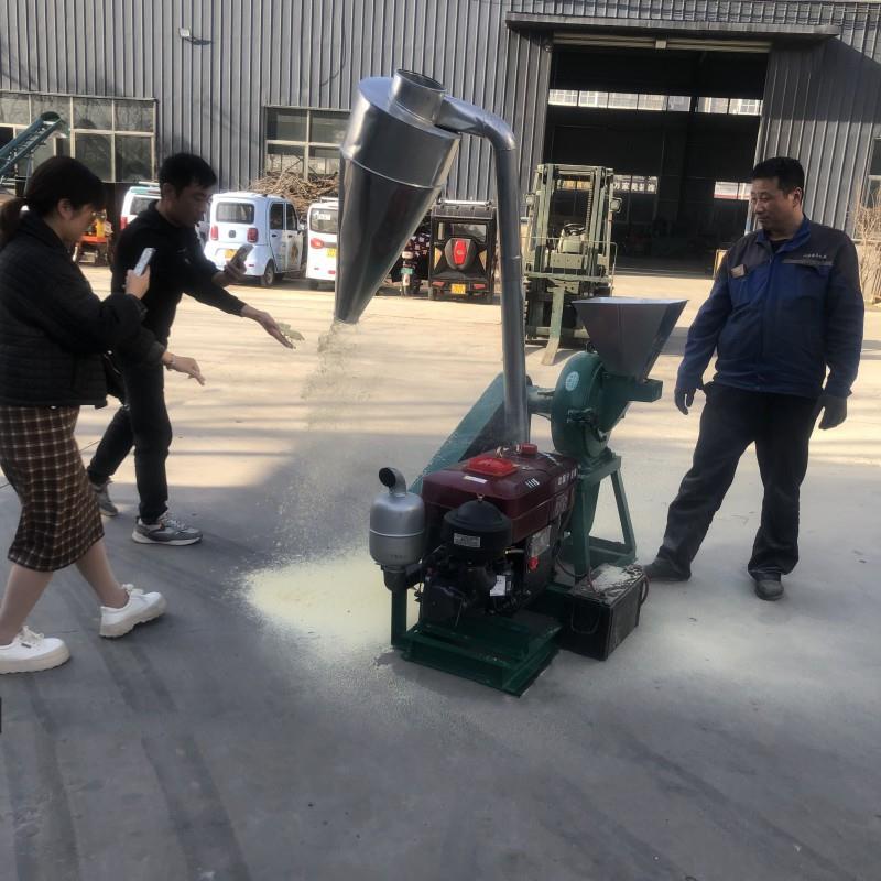 工厂直供新款磨粉机加厚型玉米齿盘粉碎机铸铁圆盘齿爪磨面机