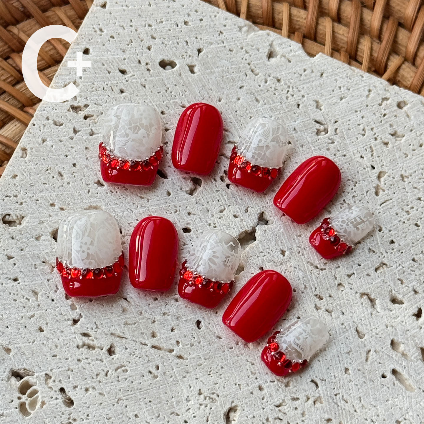 C+红钻蕾丝 穿戴甲美甲高级感显白手工短款新年甲红色精致千金款,彩妆/香水/美妆工具,穿戴甲/甲片,淘宝优惠券,粉丝福利购,淘宝优惠卷