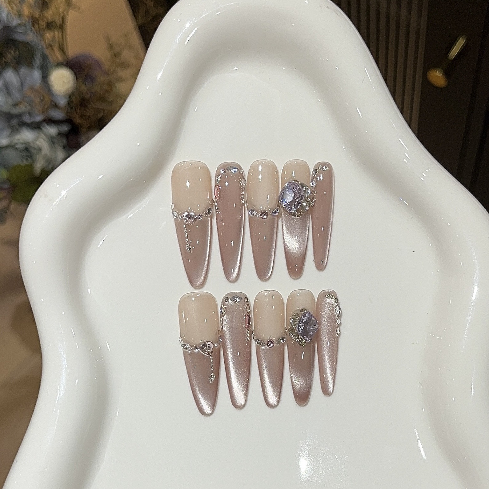 一只顾【氧气】纯手工实拍温柔纯欲裸粉微笑法式侧光猫眼穿戴甲