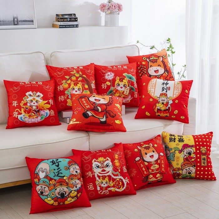 荷兰绒新款马年印花抱枕短毛绒红色喜庆春节靠垫家居方形坐垫靠背
