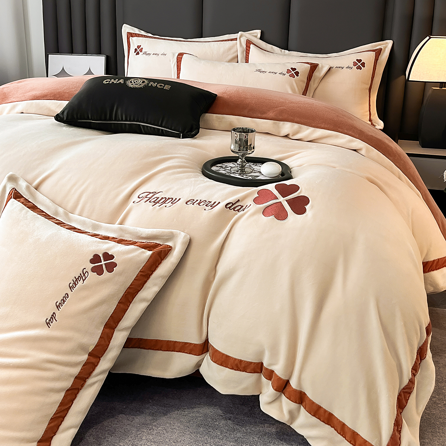 FUANINAIART加厚牛奶绒四件套刺绣简约床品床单床笠无静电可机洗