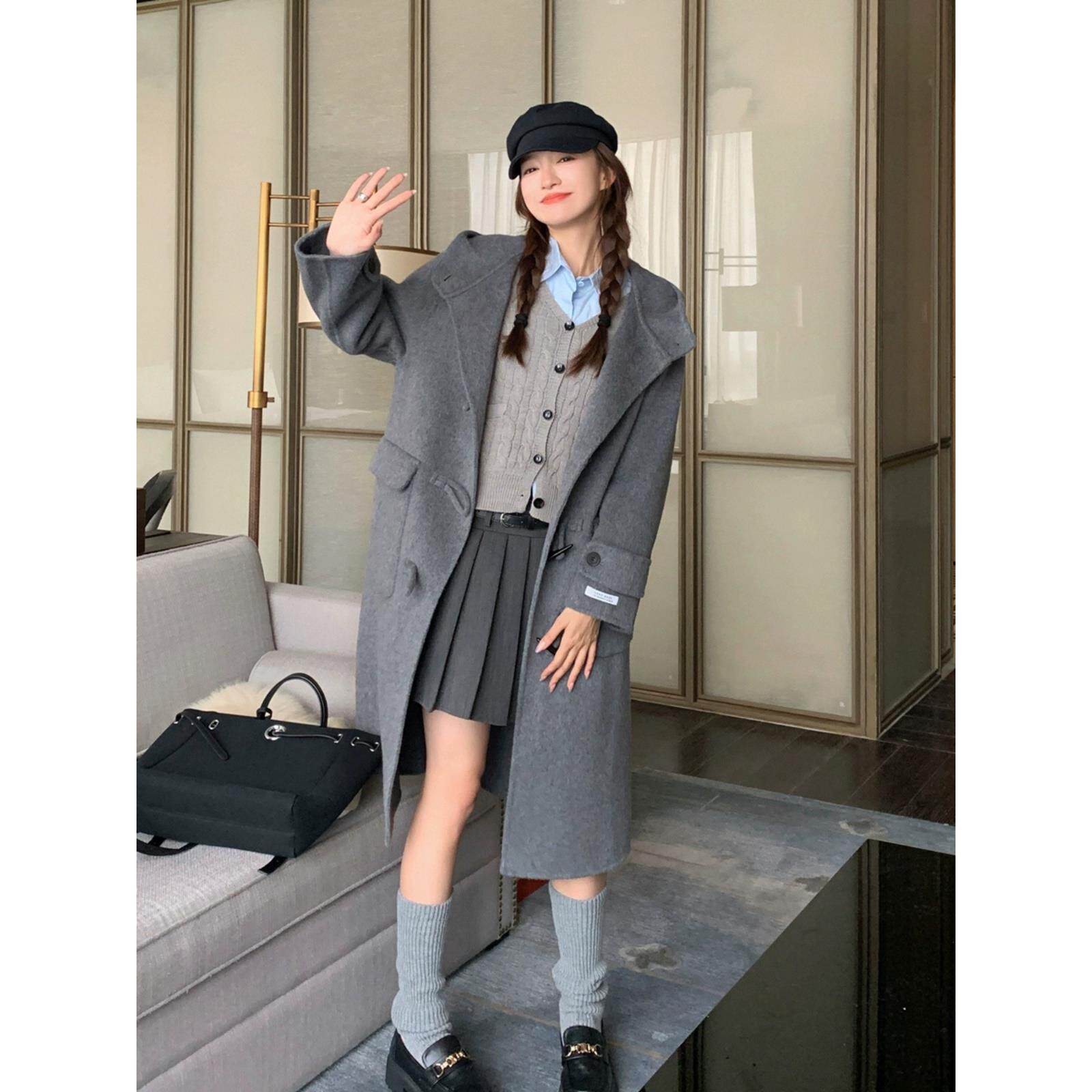 灰色双面羊绒大衣冬季女2024新款牛角扣学院风连帽中长款毛呢外套