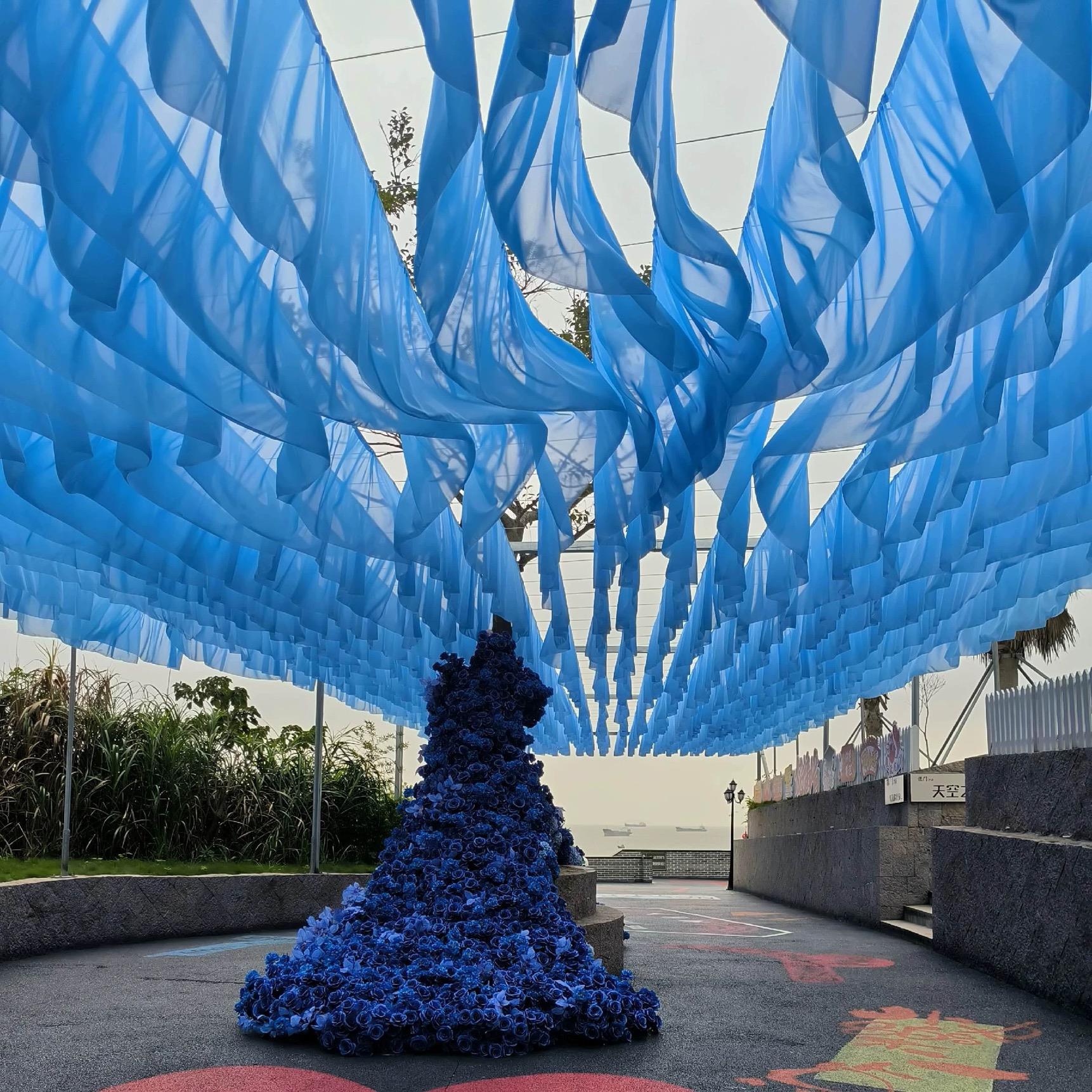 悬吊式天花板风动纱幔风景区户外婚礼舞台酒店浪漫民宿氛围布置旅