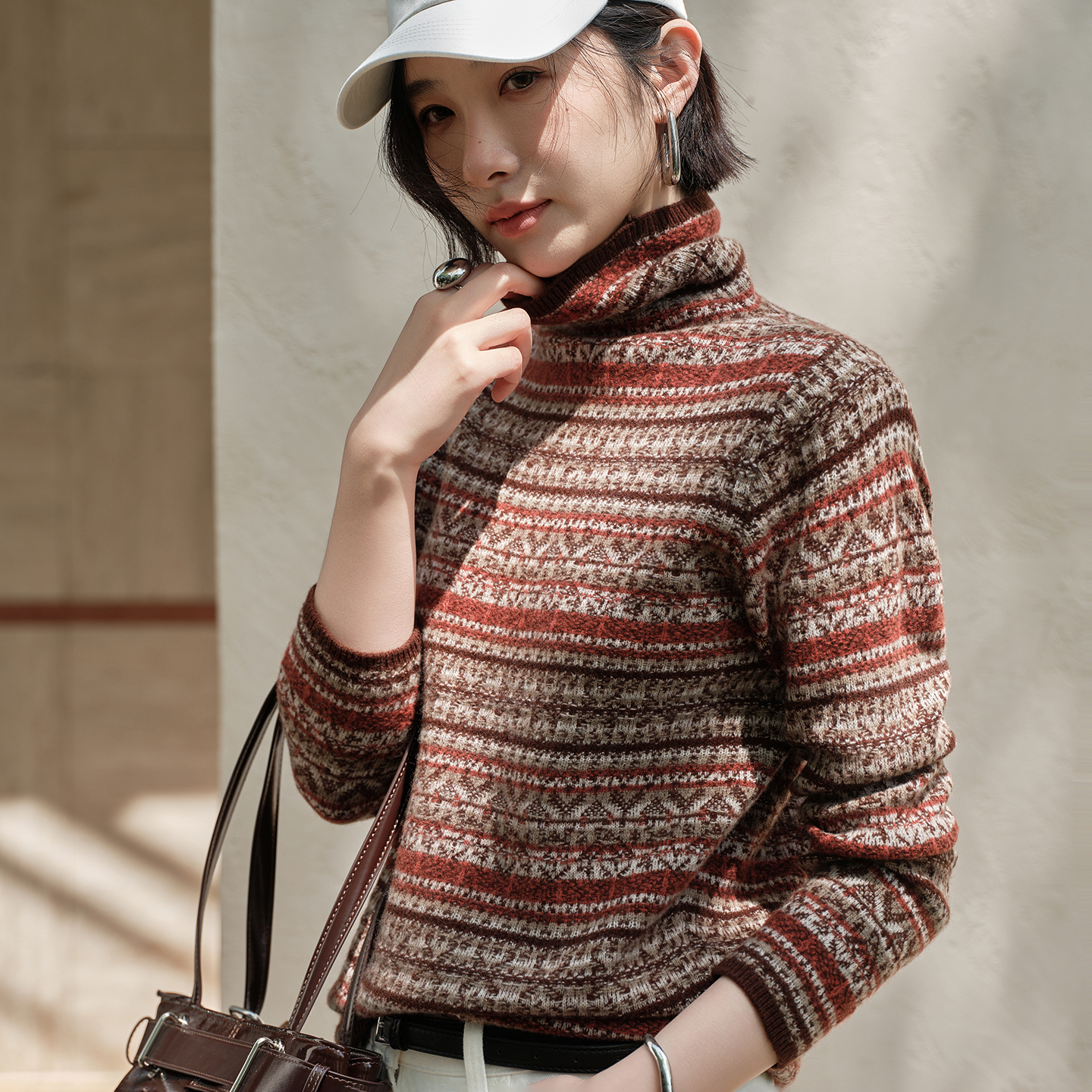 山羊绒异色提花立体堆堆领套衫