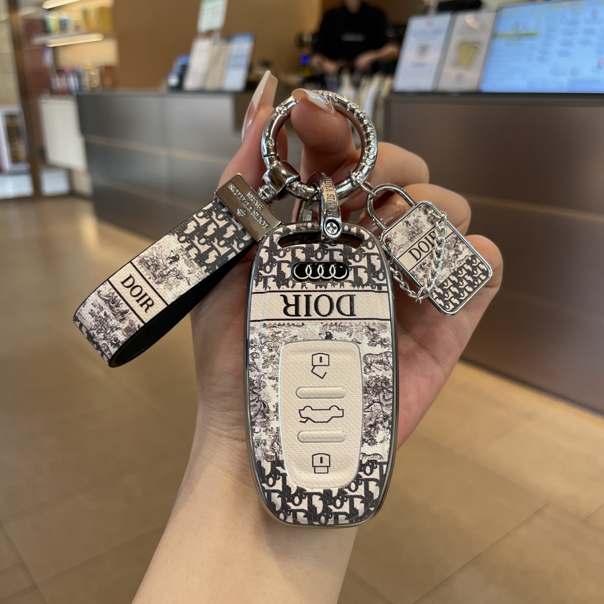 适用12/13/14/15/16/17/18款奥迪A6L钥匙套专用车钥匙扣包壳高档