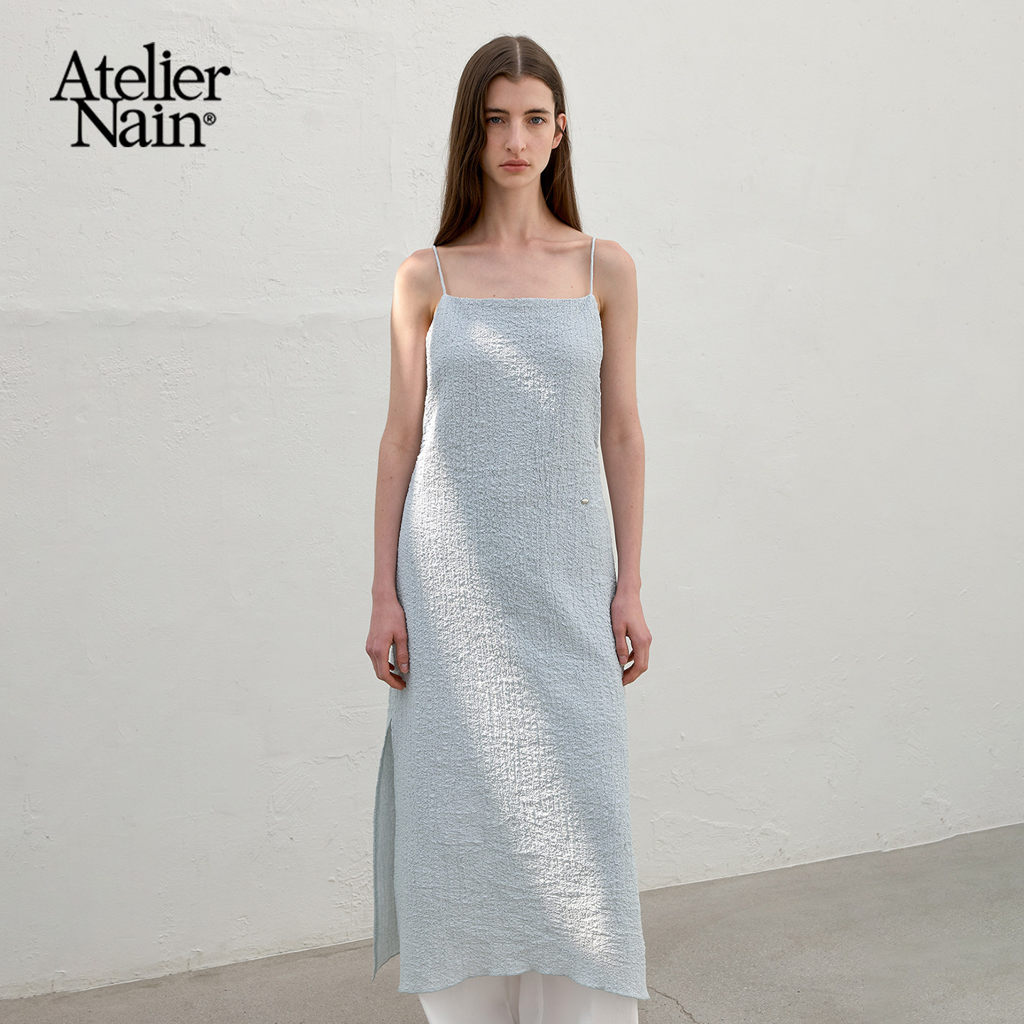 Atelier Nain2025年夏季新款直筒吊带裙仙女风开叉连衣裙纯色长裙