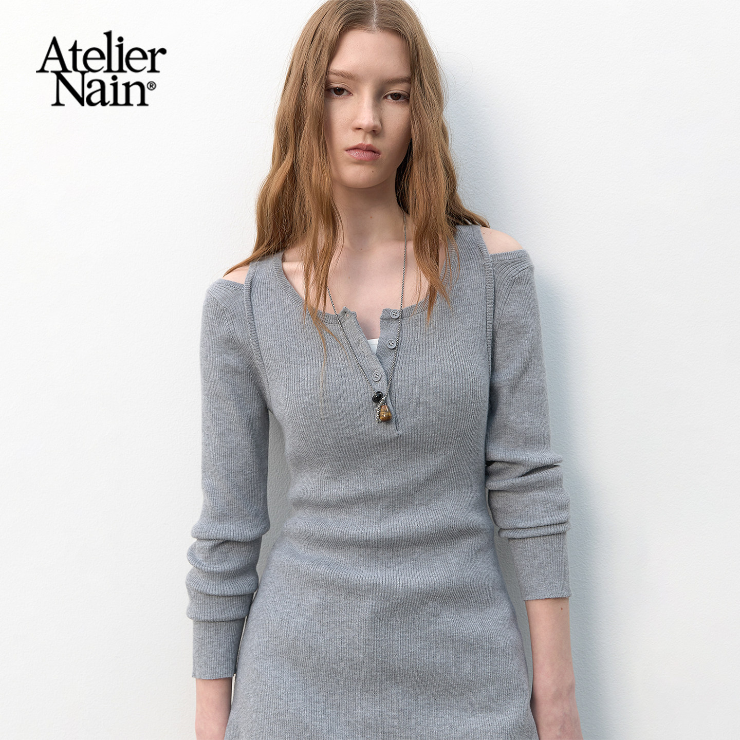 Atelier Nain2026年春季新款露肩针织连衣裙女轻奢风高级感裙子