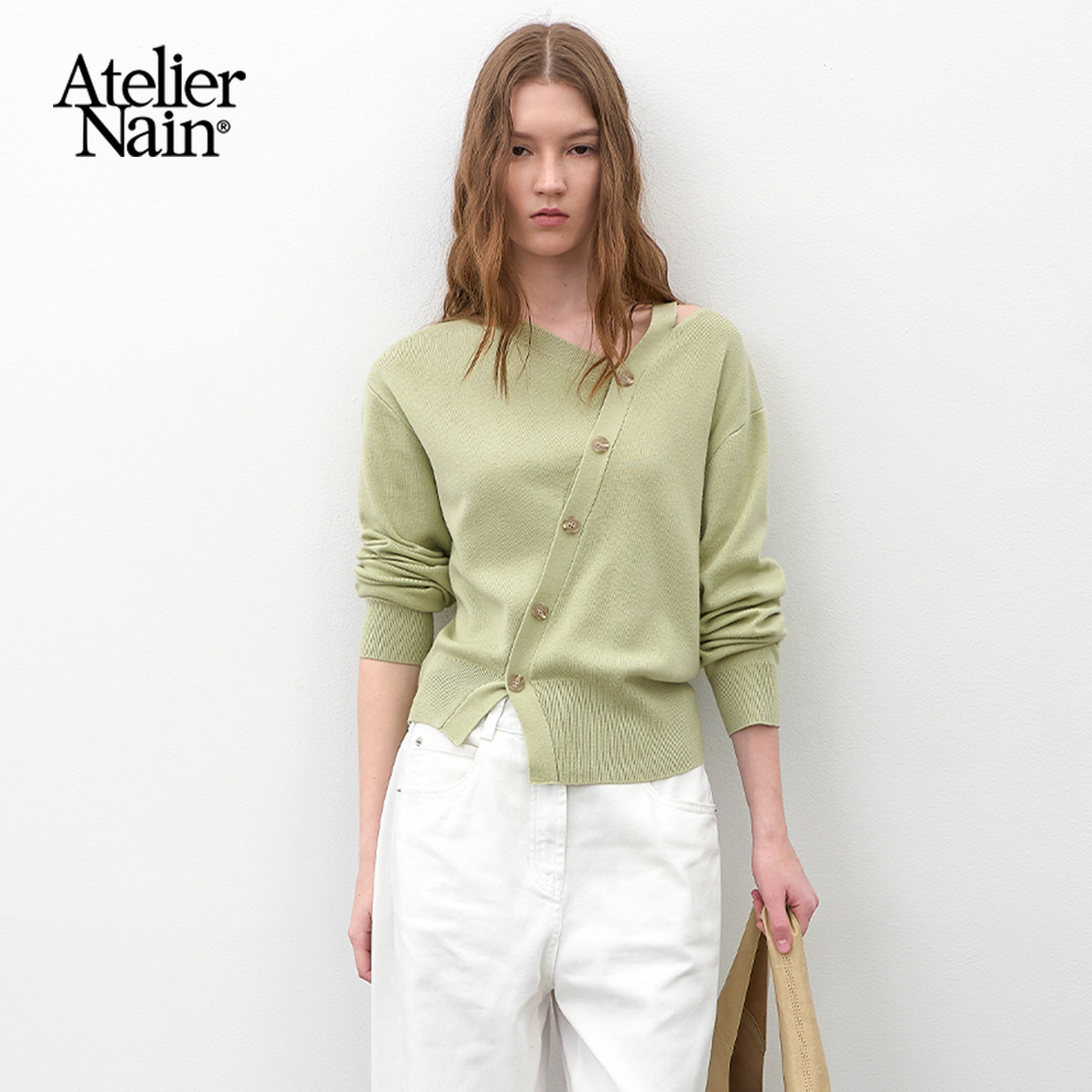 Atelier Nain2026年春季新款露肩针织衫不规则纽扣设计极简风上衣