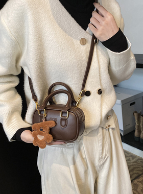 超火爆款精致mini小包包女式2025新款高级感轻奢小众保龄球包包