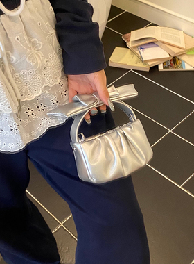 银色超火精致mini小包女新款迷你手提斜挎包轻奢高级感口红零钱包