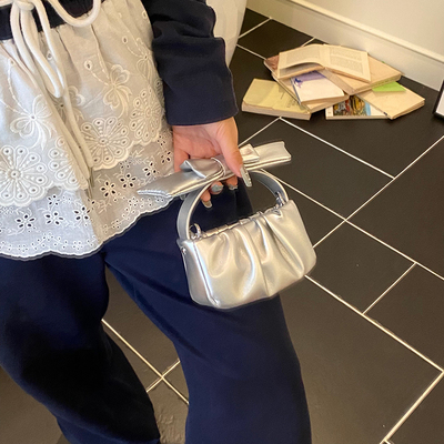 银色精致mini小包女新款迷你