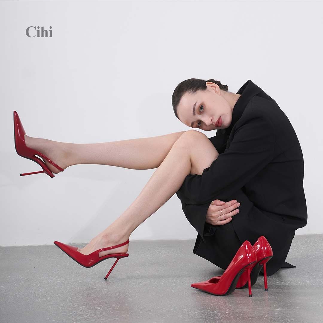 Cihi都市通勤职业装后尖头跟鞋