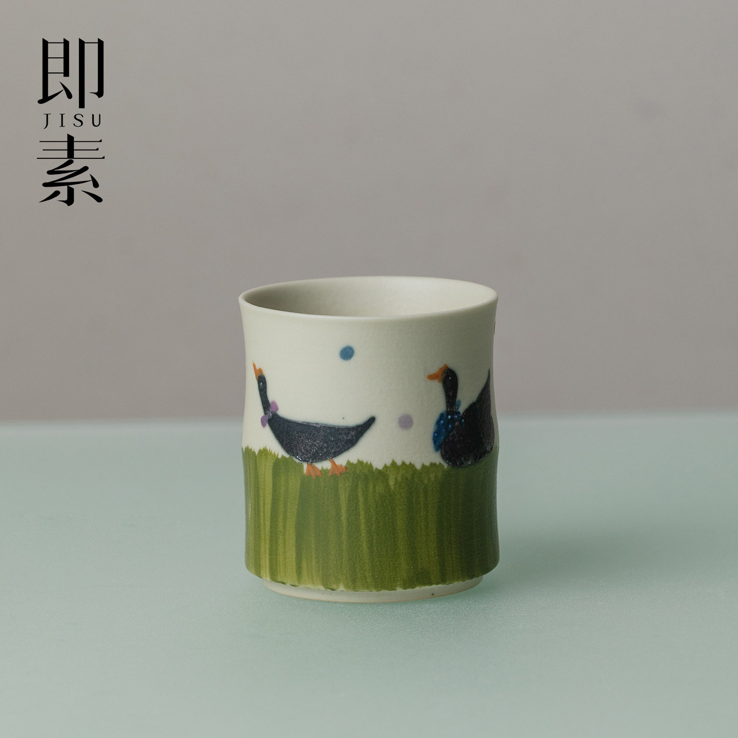 即素手绘青芜塘边鹅语竹节杯小清新粉彩手绘陶瓷主人杯品茗杯单杯 - 实物图