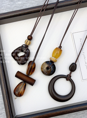 捧猫家~咖色民族风几何长项链