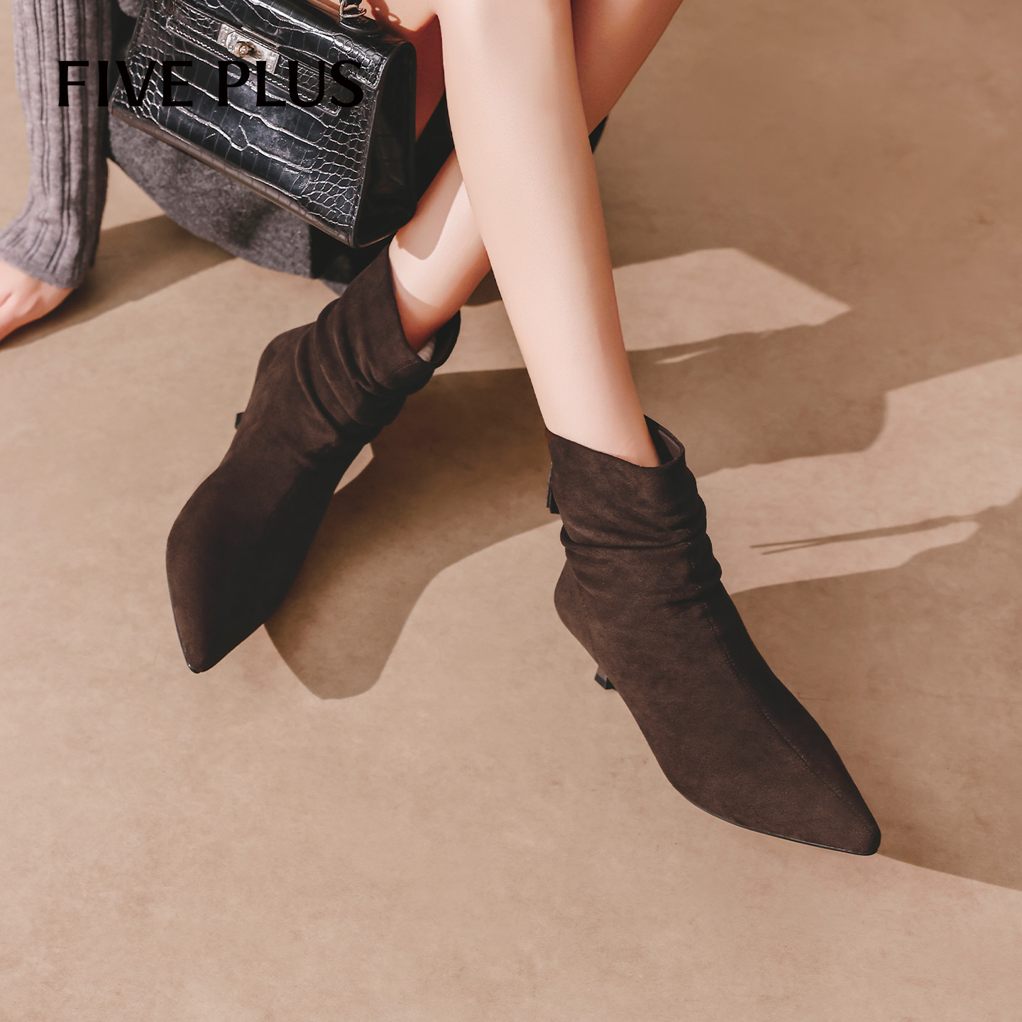 FIVEPLUS高跟咖色短靴子女