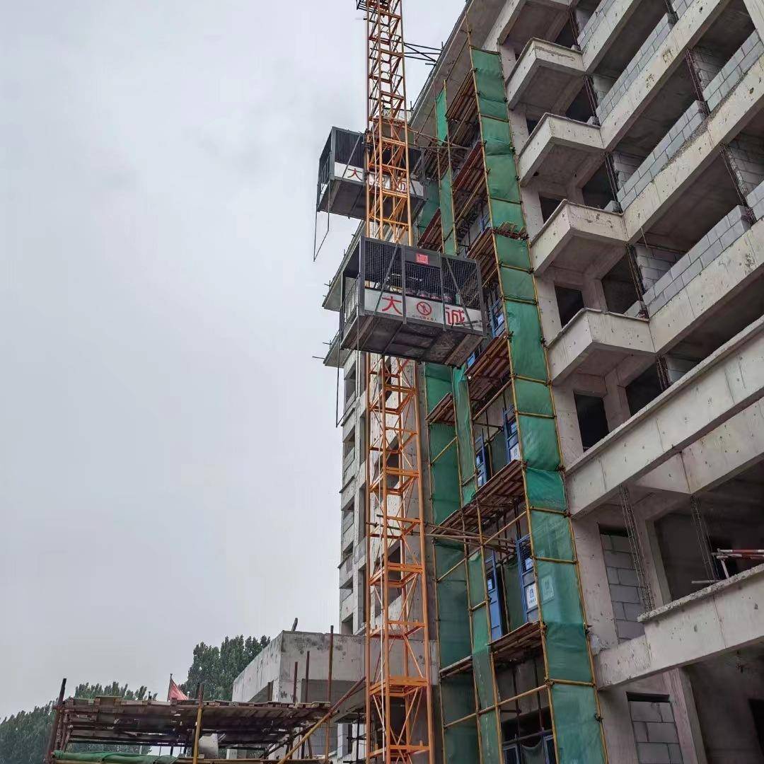 厂家供应物料提升机低层建筑工地外挂双笼卷扬机垂直上料提升机