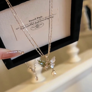 半蝶仿绿晶石珍珠吊坠项链小众设计感独特轻奢巨好看毛衣链女配饰