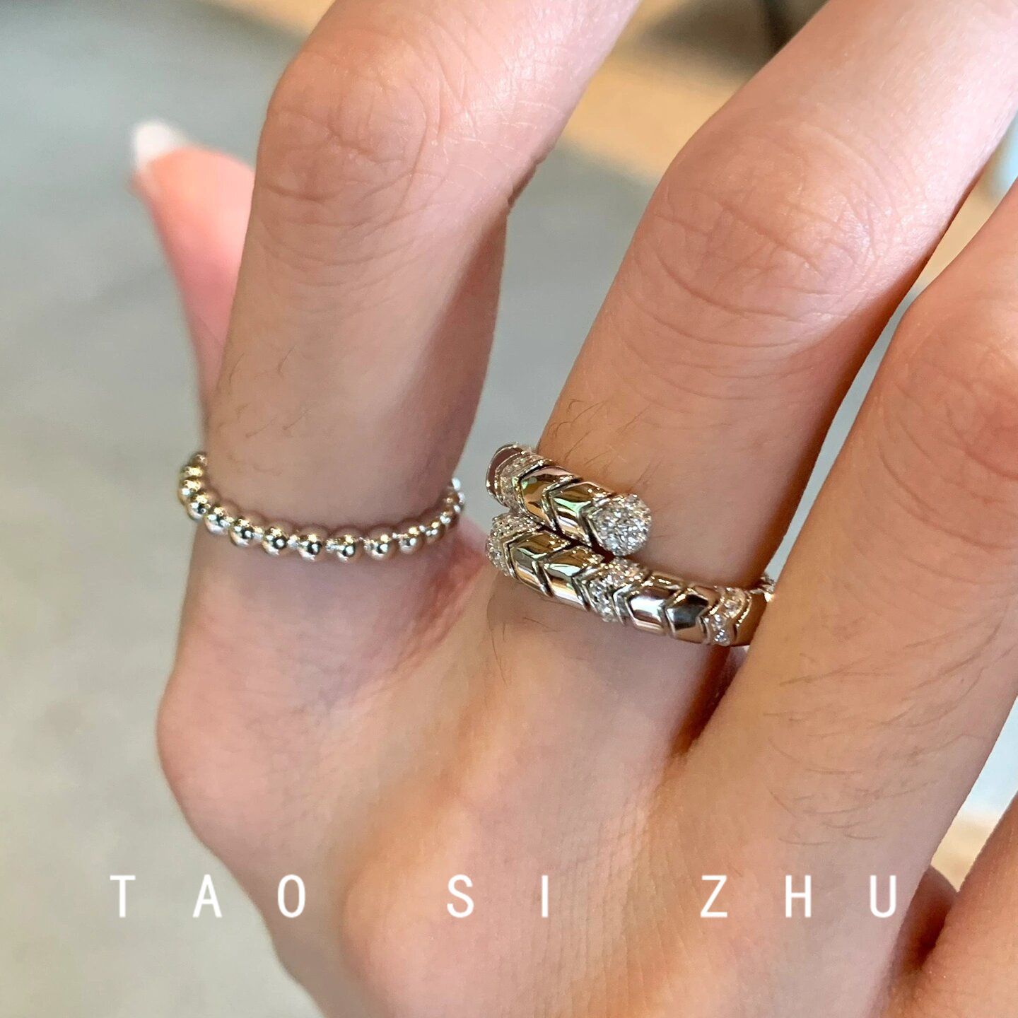 爆闪蛇骨仿钻戒指小众气质精致女