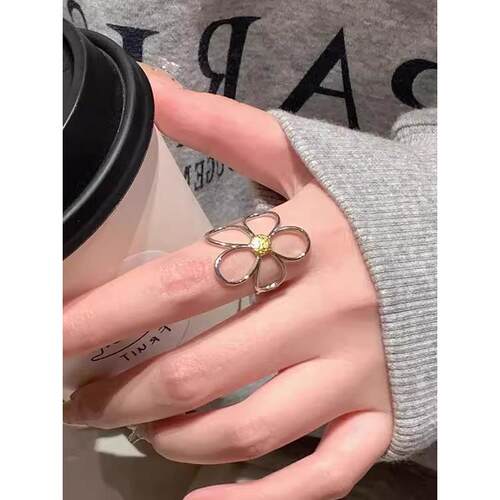 镂空雏菊戒指小众设计清冷感独特