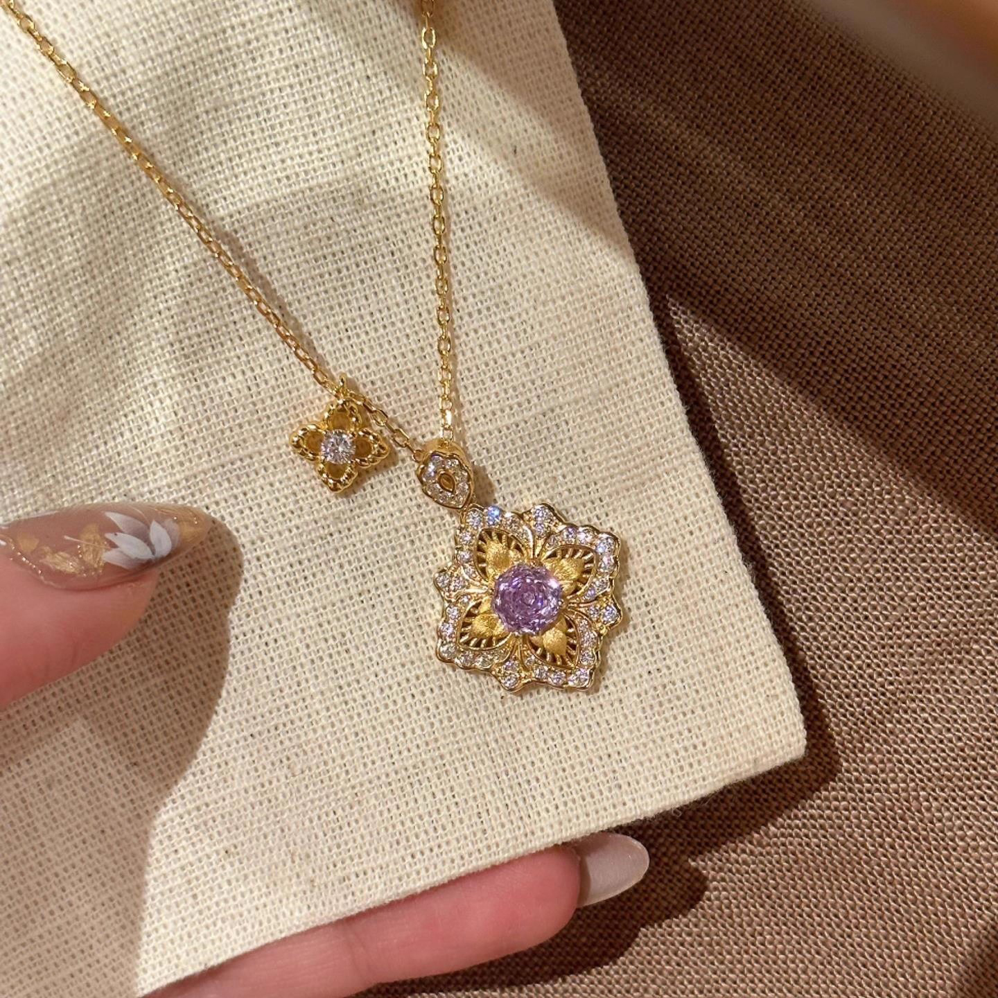 复古金色拉丝四叶花钻项链女精致轻奢小众设计高级感毛衣链配饰