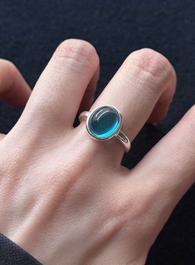 清冷感冰透湖蓝色蛋面戒指高级感