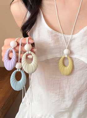 马卡龙色几何吊坠项链精致轻奢女