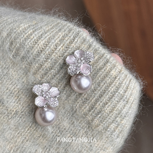 玫瑰浅粉仿珍珠花朵耳环轻奢清冷感气质精致耳钉小众高级百搭耳饰