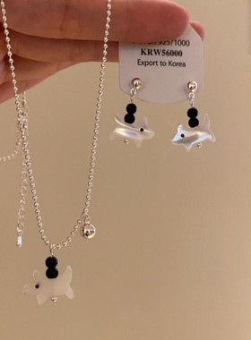 可爱小狗仿贝母黑串珠项链高级感