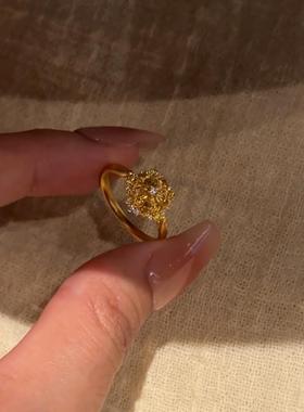 雪花细闪镶钻古法金色戒指高级感