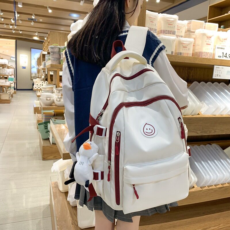 2026新款少女双肩包休闲旅行包韩版轻便背包大容量通勤包学生书包