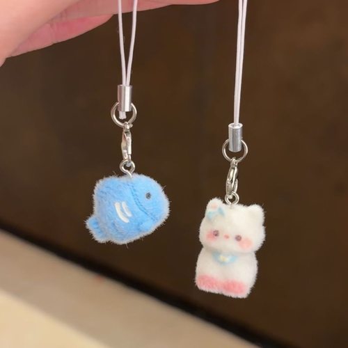 新款卡通可爱植绒立体树脂猫咪钥匙链包包挂件手机挂绳学生党礼物