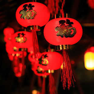 太阳能彩灯2026年新款家用户外灯笼灯串新年春节流苏红灯笼装饰