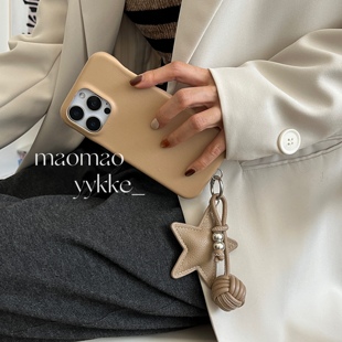 猫猫耶耶壳壳｜秋冬softcore 简约温暖ins奶咖色皮质手机壳星星吊坠适用iPhone17pro Max华为p80pro苹果16pro