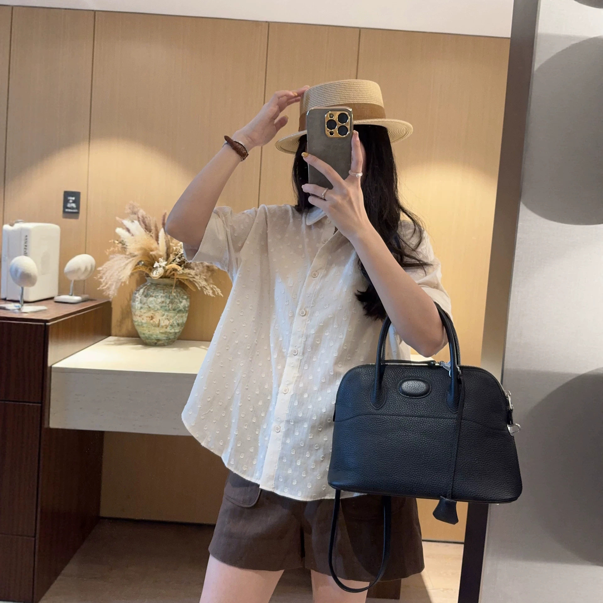别致法式剪花波点衬衫女夏季新款