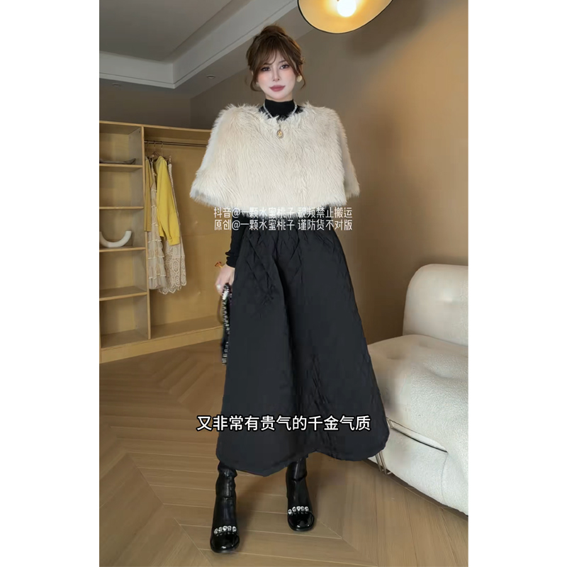 Wannvy Up 氛围感简约套装秋冬收腰背带连衣裙毛毛斗篷打底衫套装