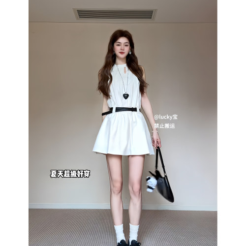 Wannvy up 设计感挂脖无袖连衣裙女竖条纹气质百搭收腰短袖送腰带