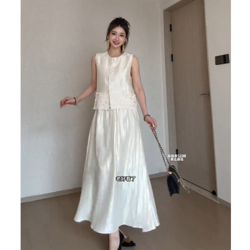 向晚意 STUDIO 气质无袖珠光下摆拼木耳边小衫女夏百搭微闪半身裙
